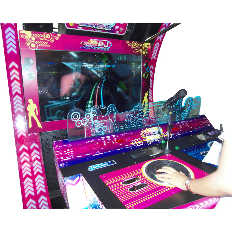 DJ Dynamic (beat mania game) - Arcade Video Game Coinop